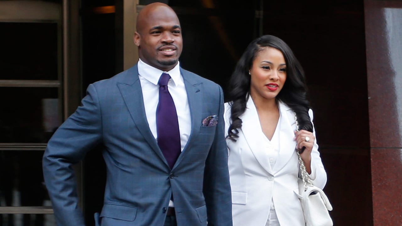 Peterson says 'of course' he wants to be with Vikings in 2015